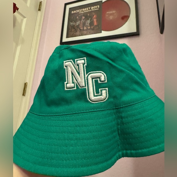 Never worn Nick Carter from Backstreet Boys Green Bucket Hat - Picture 1 of 2